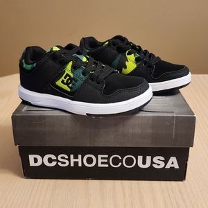 DC boy's cure sneakers size 11